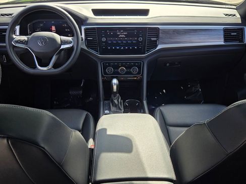 Used 2023 Volkswagen Atlas Cross Sport SE w/ Panoramic Sunroof Package image 13
