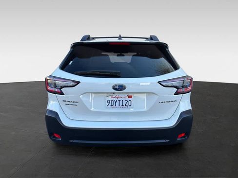 Used 2023 Subaru Outback Premium image 5
