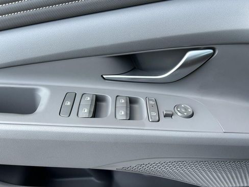 New 2025 Hyundai Elantra SEL FWD image 35