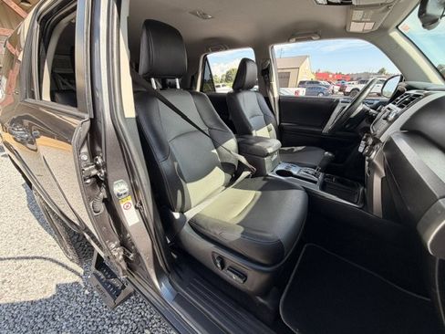 Used 2019 Toyota 4Runner SR5 Premium RWD image 9