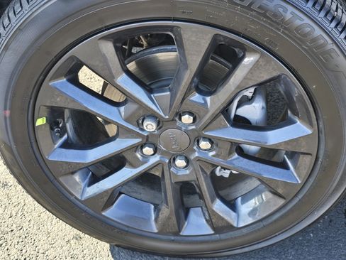 New 2026 Jeep Grand Cherokee Limited Reserve image 11