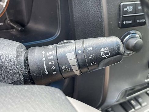 Used 2013 Nissan Armada SL RWD image 32