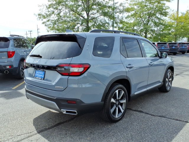 Certified 2024 Honda Pilot Touring image 10