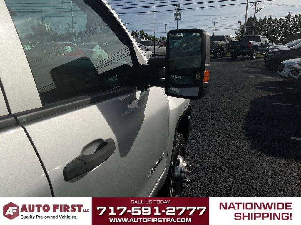 Used 2017 GMC Sierra 3500 4x4 Crew Cab image 21