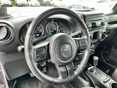Used 2018 Jeep Wrangler Sport AWD/4WD image 13