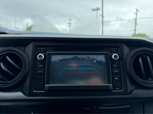 Used 2017 Toyota Tacoma SR5 RWD image 8