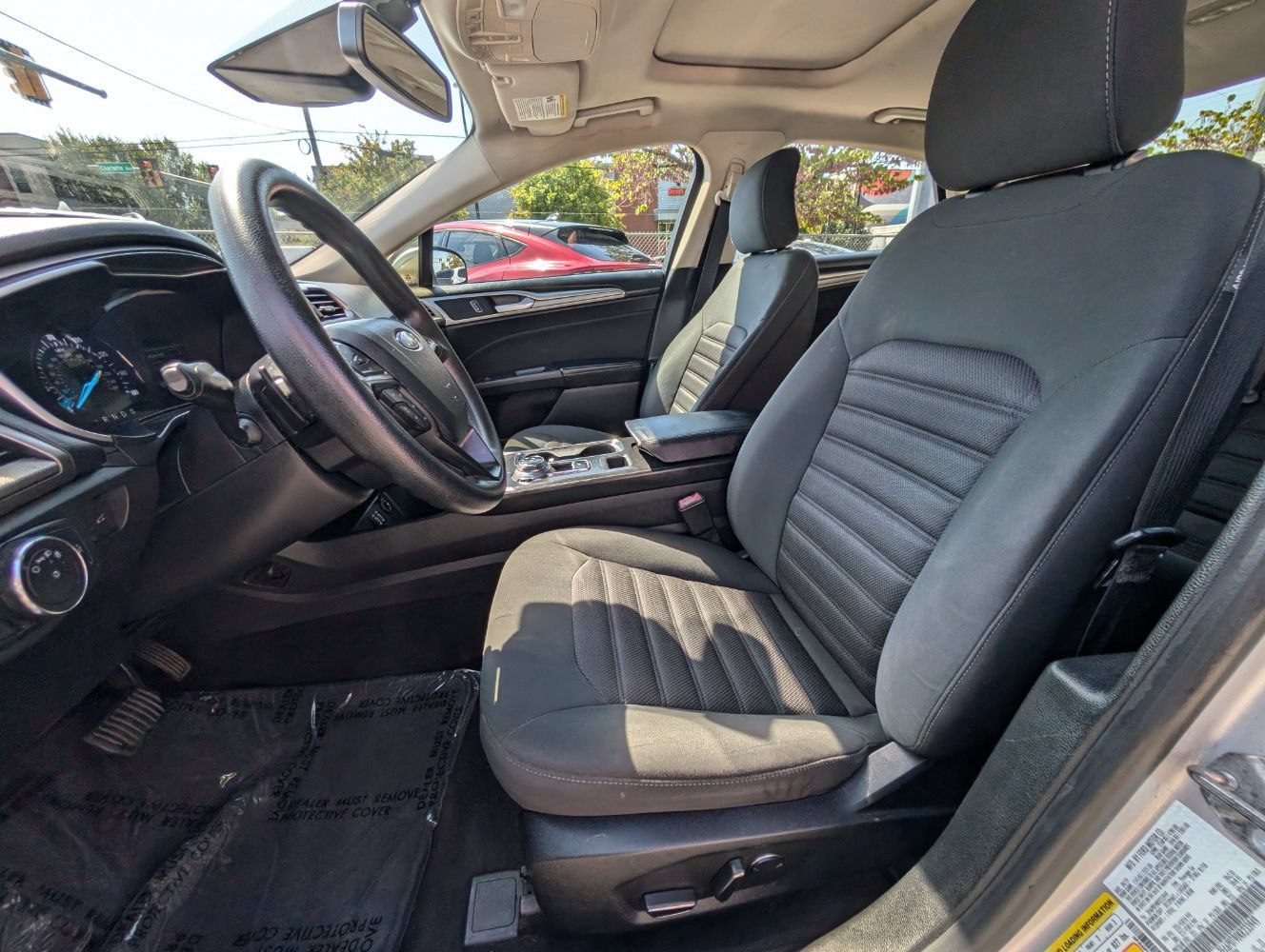 Used 2019 Ford Fusion SE AWD/4WD image 15