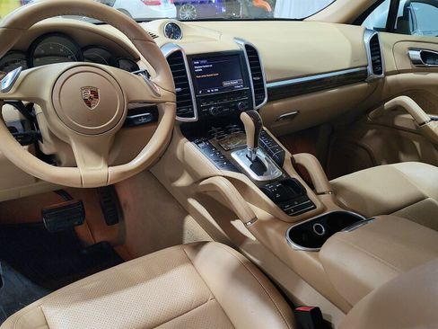 Used 2014 Porsche Cayenne Platinum Edition AWD/4WD image 35