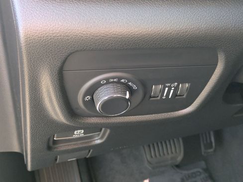 New 2025 Jeep Grand Cherokee Laredo image 15