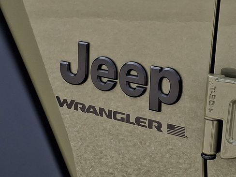 Used 2025 Jeep Wrangler Unlimited Sport AWD/4WD image 29