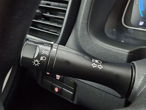 Used 2022 Nissan Leaf S image 26