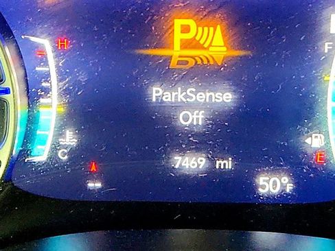 Used 2024 Chrysler Pacifica Touring-L w/ S Appearance Package AWD/4WD image 15