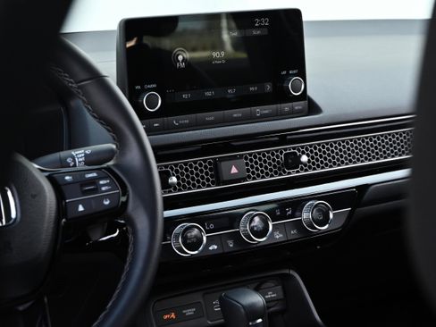 Used 2025 Honda Civic Sport image 30