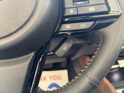 Used 2025 Subaru Forester Touring AWD/4WD image 42