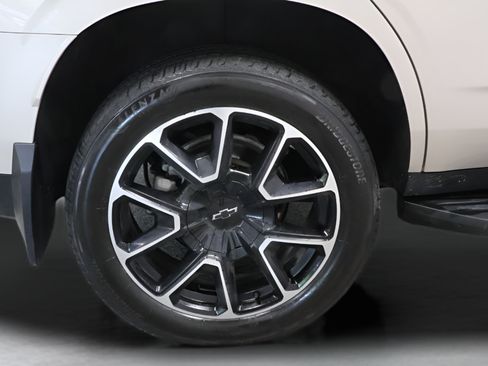 Used 2024 Chevrolet Tahoe RST w/ Luxury Package AWD/4WD image 37