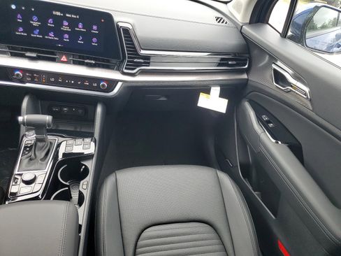 New 2025 Kia Sportage SX image 32