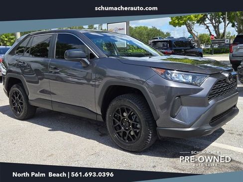 Used 2022 Toyota RAV4 LE FWD image 1