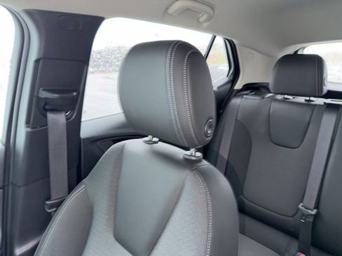 Used 2025 Buick Encore GX Preferred image 45