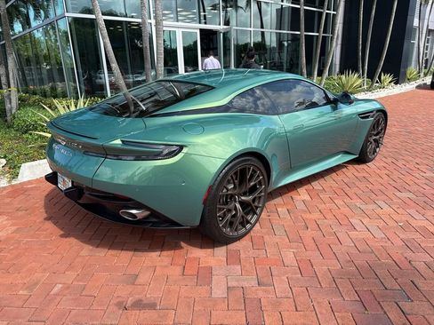 Used 2024 Aston Martin DB12 Coupe RWD image 7