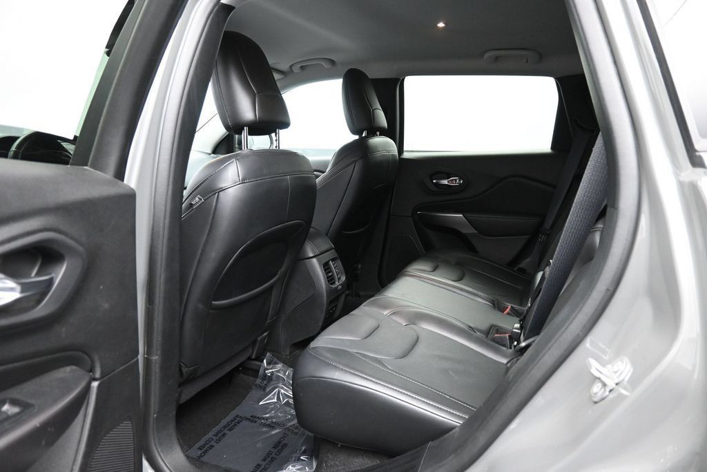 Used 2020 Jeep Cherokee Latitude Lux w/ Quick Order Package 26H Lux AWD/4WD image 25