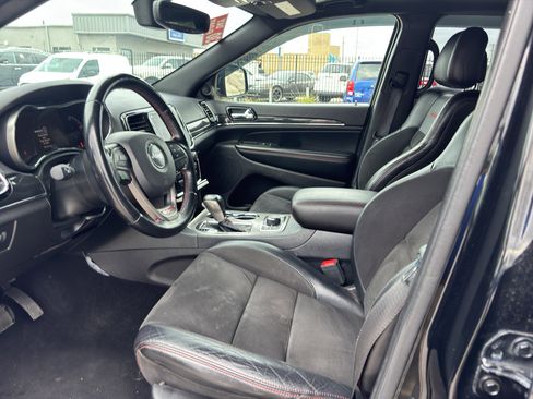 Used 2021 Jeep Grand Cherokee Trailhawk AWD/4WD image 2