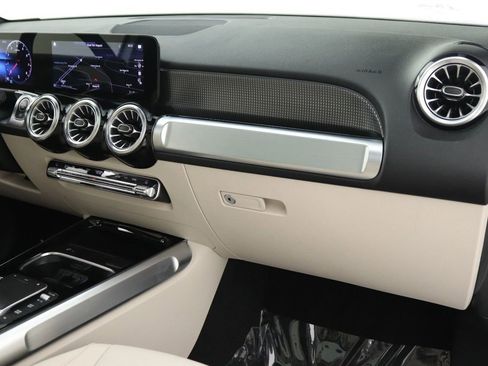 Certified 2022 Mercedes-Benz GLB 250 image 25
