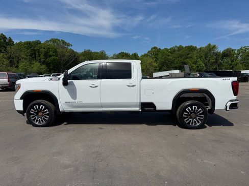 Used 2022 GMC Sierra 2500 SLE AWD/4WD image 2