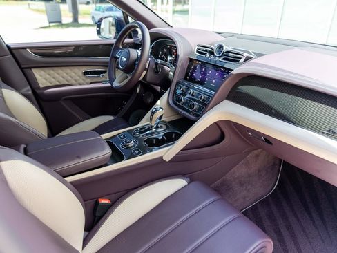 Certified 2023 Bentley Bentayga AWD/4WD image 2
