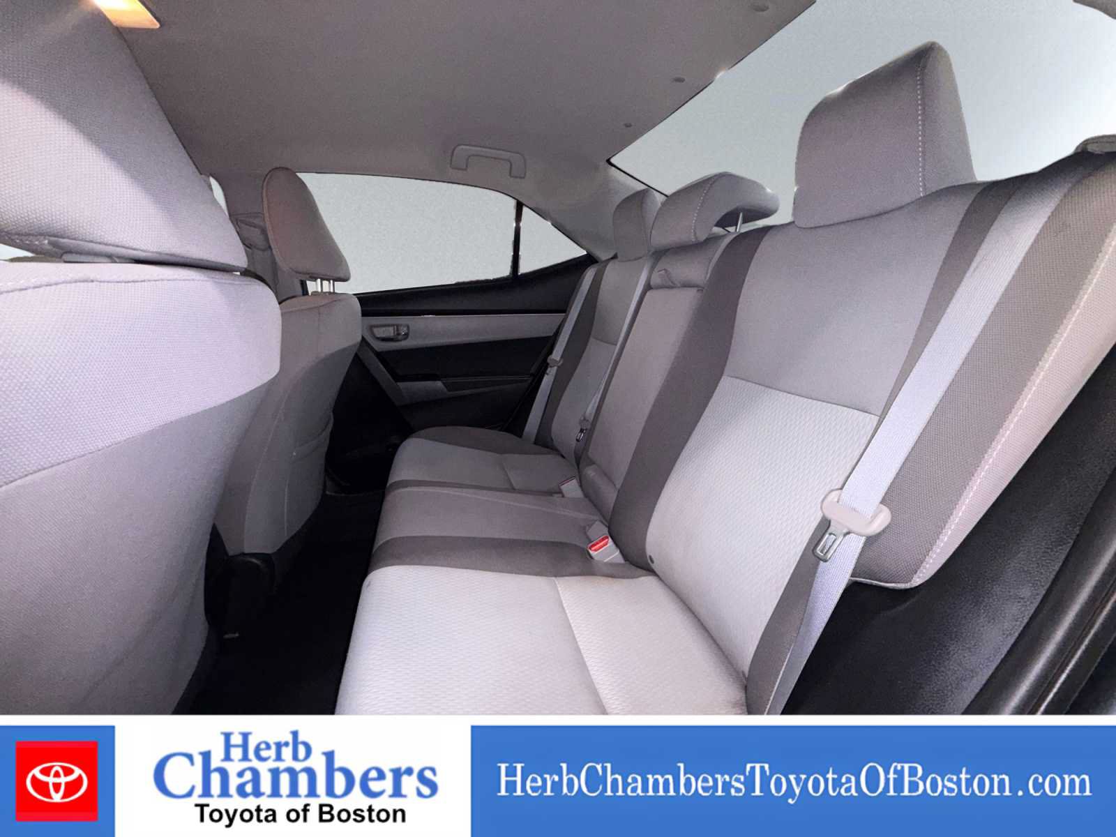 Used 2018 Toyota Corolla LE w/ Carpet Mat Package (TMS) FWD image 16