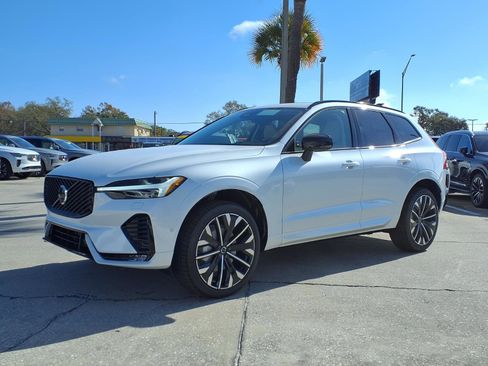 New 2026 Volvo XC60 B5 Ultra w/ Protection Package Premier image 3