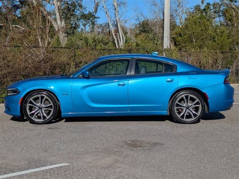 Used 2015 Dodge Charger R/T image 2