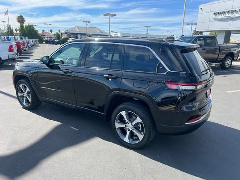 Used 2023 Jeep Grand Cherokee 4WD 4xe image 17