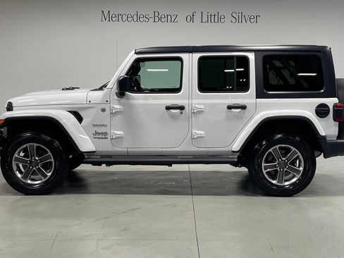 Used 2019 Jeep Wrangler Unlimited Sahara AWD/4WD image 2