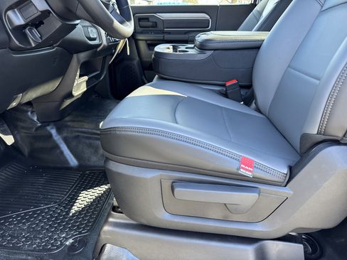 New 2026 RAM 3500 Tradesman AWD/4WD image 7