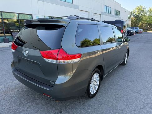 Used 2014 Toyota Sienna XLE AWD/4WD image 4