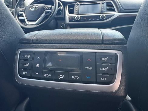 Used 2016 Toyota Highlander Limited Platinum AWD/4WD image 36