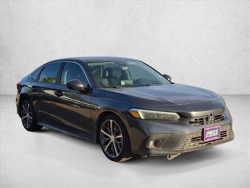 Used 2023 Honda Civic Touring image 3