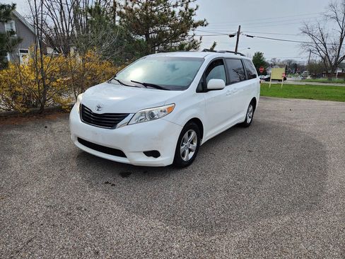 Used 2014 Toyota Sienna LE FWD image 6
