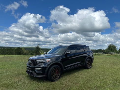 Used 2020 Ford Explorer ST w/ ST Street Pack image 8