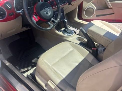 Used 2014 Volkswagen Beetle TDI FWD image 7