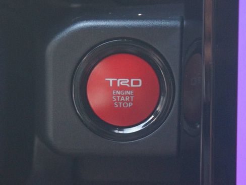 Used 2025 Toyota Tacoma TRD Sport w/ TRD Sport Premium Package AWD/4WD image 10