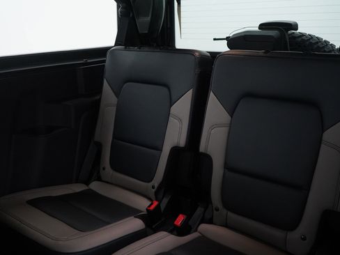 Used 2024 Ford Bronco Wildtrak image 12