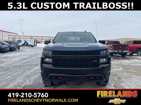 Used 2021 Chevrolet Silverado 1500 Custom Trail Boss w/ LPO, Dark Essentials Package image 2