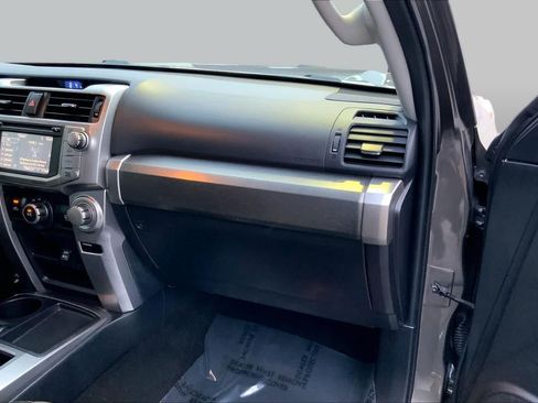 Used 2018 Toyota 4Runner SR5 Premium RWD image 16
