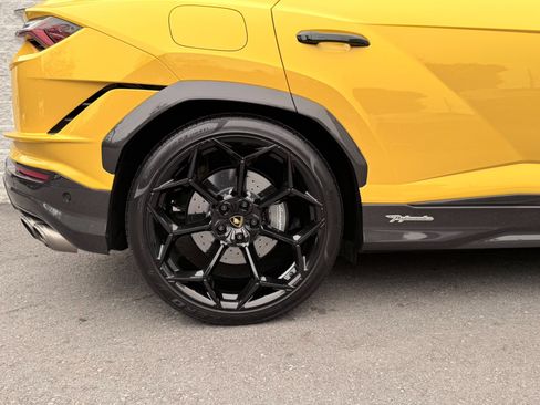 Used 2023 Lamborghini Urus Performante AWD/4WD image 55