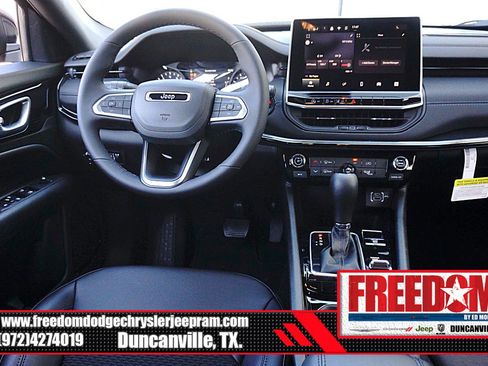 New 2026 Jeep Compass Latitude image 17