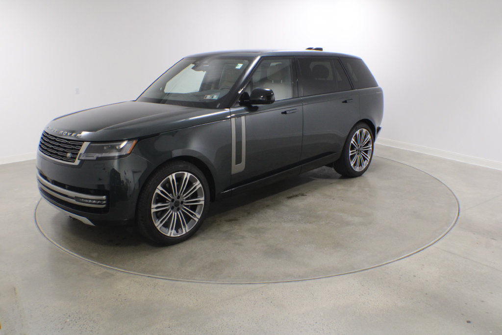 Used 2026 Land Rover Range Rover Long Wheelbase SE AWD/4WD image 2