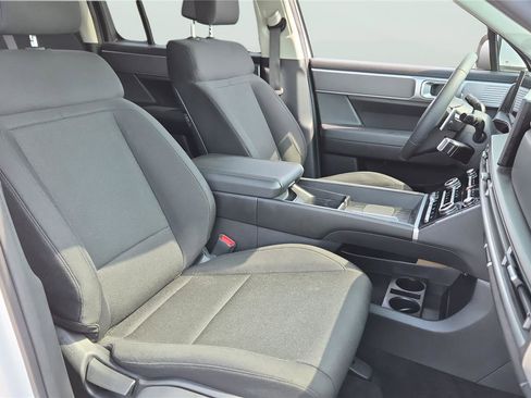 Used 2024 Hyundai Santa Fe SE AWD/4WD image 15