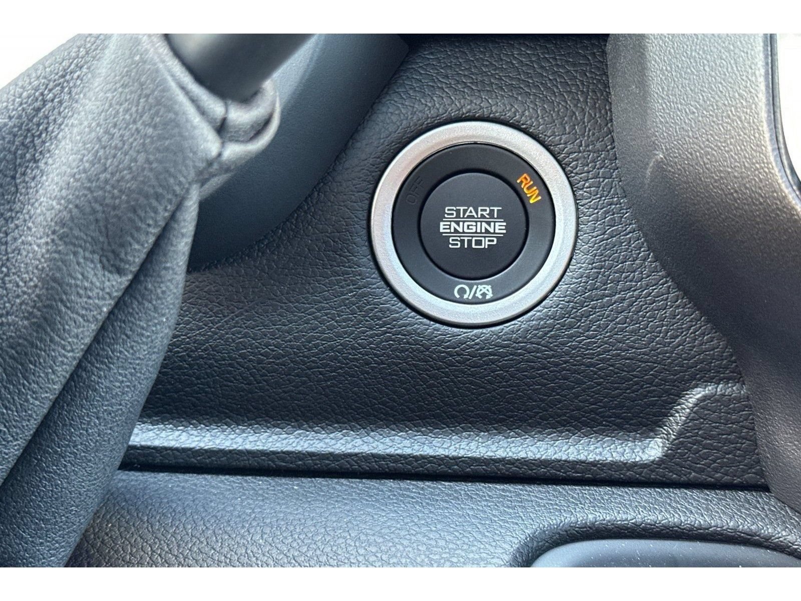 New 2026 RAM 3500 Laramie AWD/4WD image 23