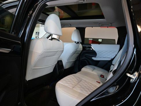 Used 2024 Mitsubishi Outlander SEL Black Edition image 20